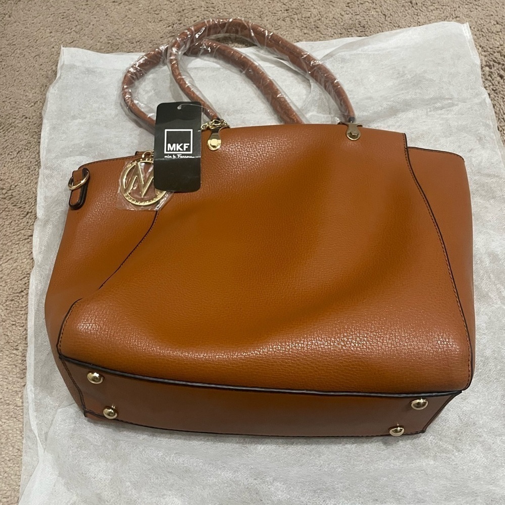 Mia K Farrow shoulder bag with gold collection piece